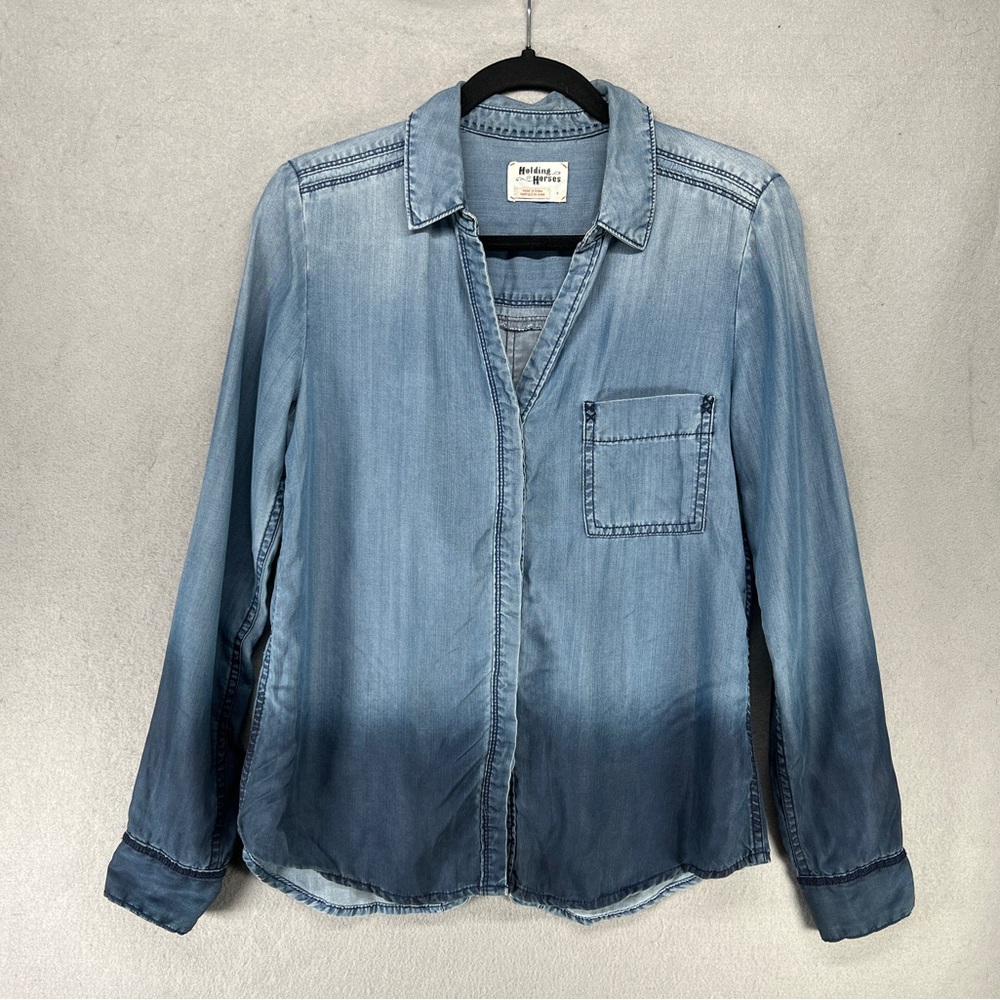Holding Horses Anthropologie Shirt Womens Size 4 Ombre Chambray Denim V-Neck